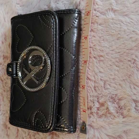 Nwot XOXO Quilted Gray Metallic & Silver Wallet - Picture 9 of 12